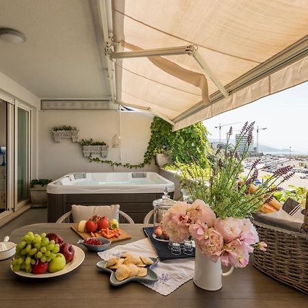 Velebis Superior Apartment - Luxurious One-Room Apartment With Jacuzzi - Prestigious Location By The Sea In The New City Center Of Znjan - Panoramic View Of The Sea And Islands - Free Garage Parking - Buralux Properties Split Exterior photo