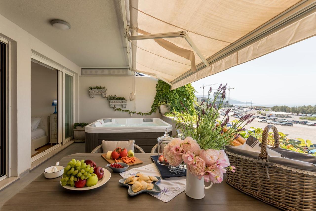 Velebis Superior Apartment - Luxurious One-Room Apartment With Jacuzzi - Prestigious Location By The Sea In The New City Center Of Znjan - Panoramic View Of The Sea And Islands - Free Garage Parking - Buralux Properties Split Exterior photo