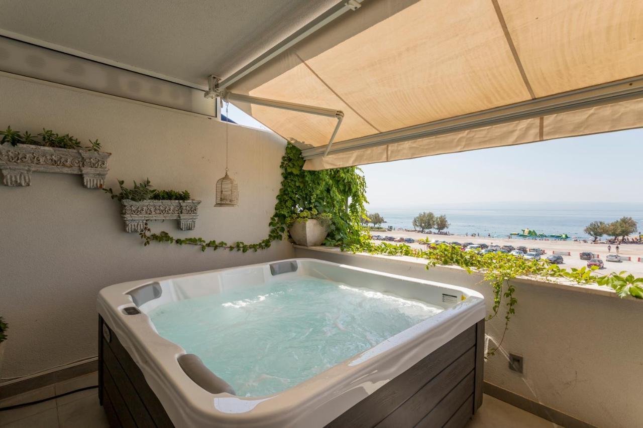 Velebis Superior Apartment - Luxurious One-Room Apartment With Jacuzzi - Prestigious Location By The Sea In The New City Center Of Znjan - Panoramic View Of The Sea And Islands - Free Garage Parking - Buralux Properties Split Exterior photo