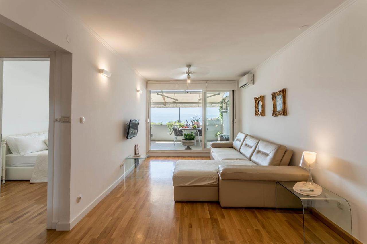 Velebis Superior Apartment - Luxurious One-Room Apartment With Jacuzzi - Prestigious Location By The Sea In The New City Center Of Znjan - Panoramic View Of The Sea And Islands - Free Garage Parking - Buralux Properties Split Exterior photo